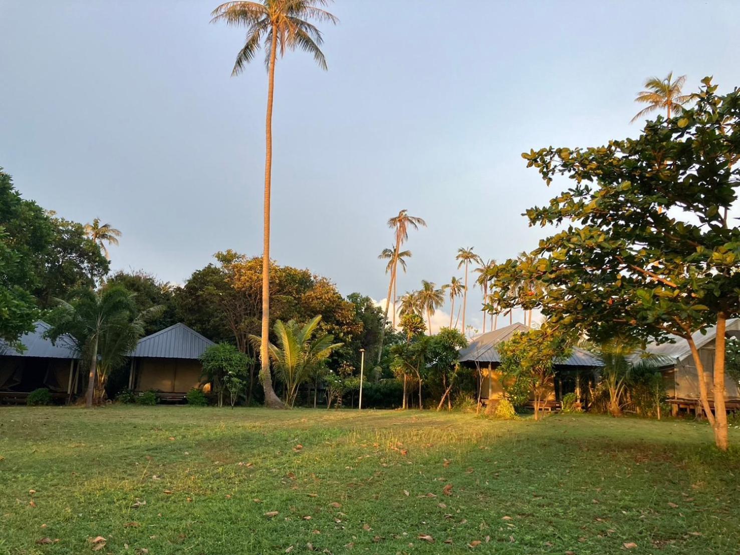 Naivacha Tent Koh Mak Buitenkant foto